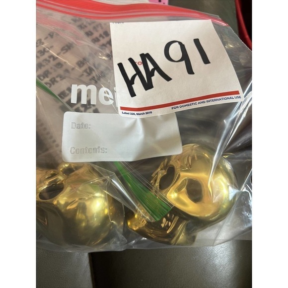 Porcelain Reflective Gold Colored‎ Skull - Picture 6 of 6